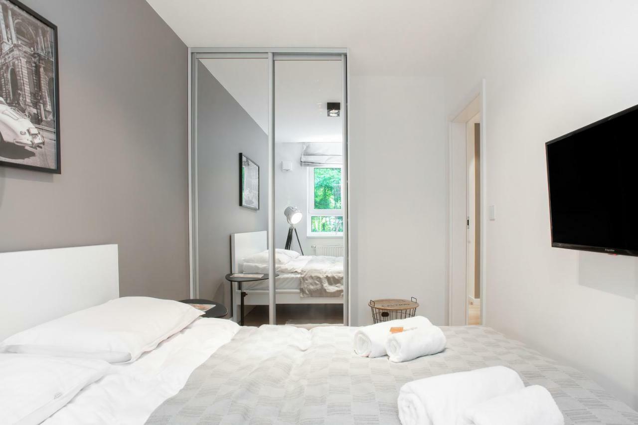 Apartments Parks Of Warsaw By Noclegi Renters Екстер'єр фото