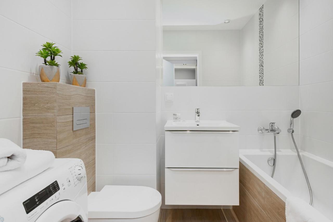 Apartments Parks Of Warsaw By Noclegi Renters Екстер'єр фото